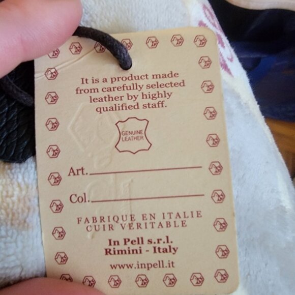 Valentina Leather Shoulder Bag - Picture 12 of 12